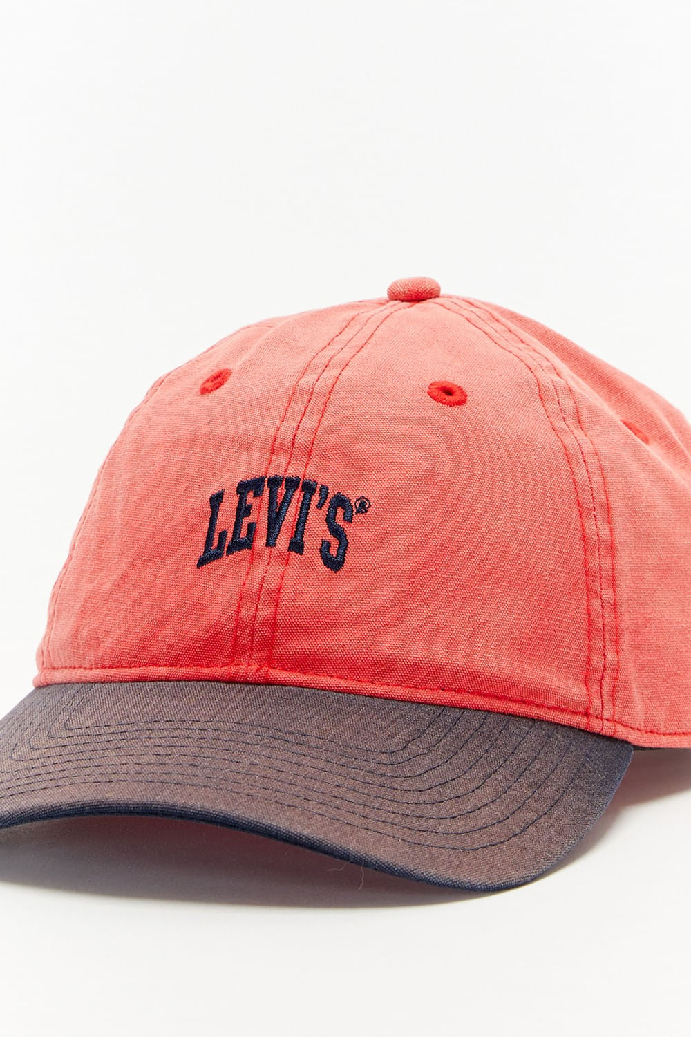 Cap Levis rojo — imagen 4